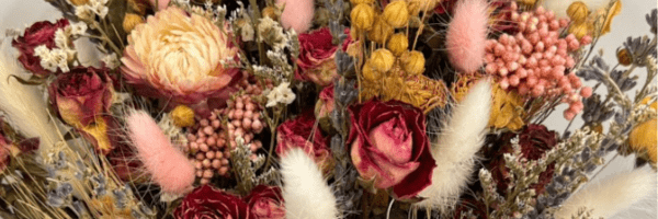 What is a dried door wreath and why they last